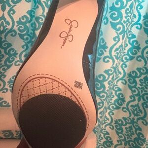 Patent leather 3.5 inch pumps